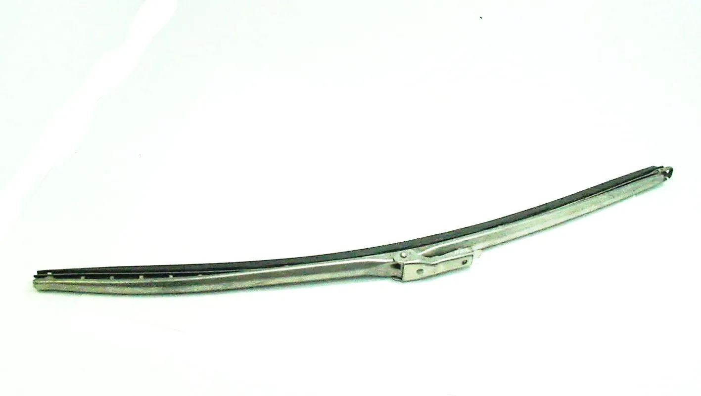 1967-1970 Classic Wiper Blade with Clip 15" NOS