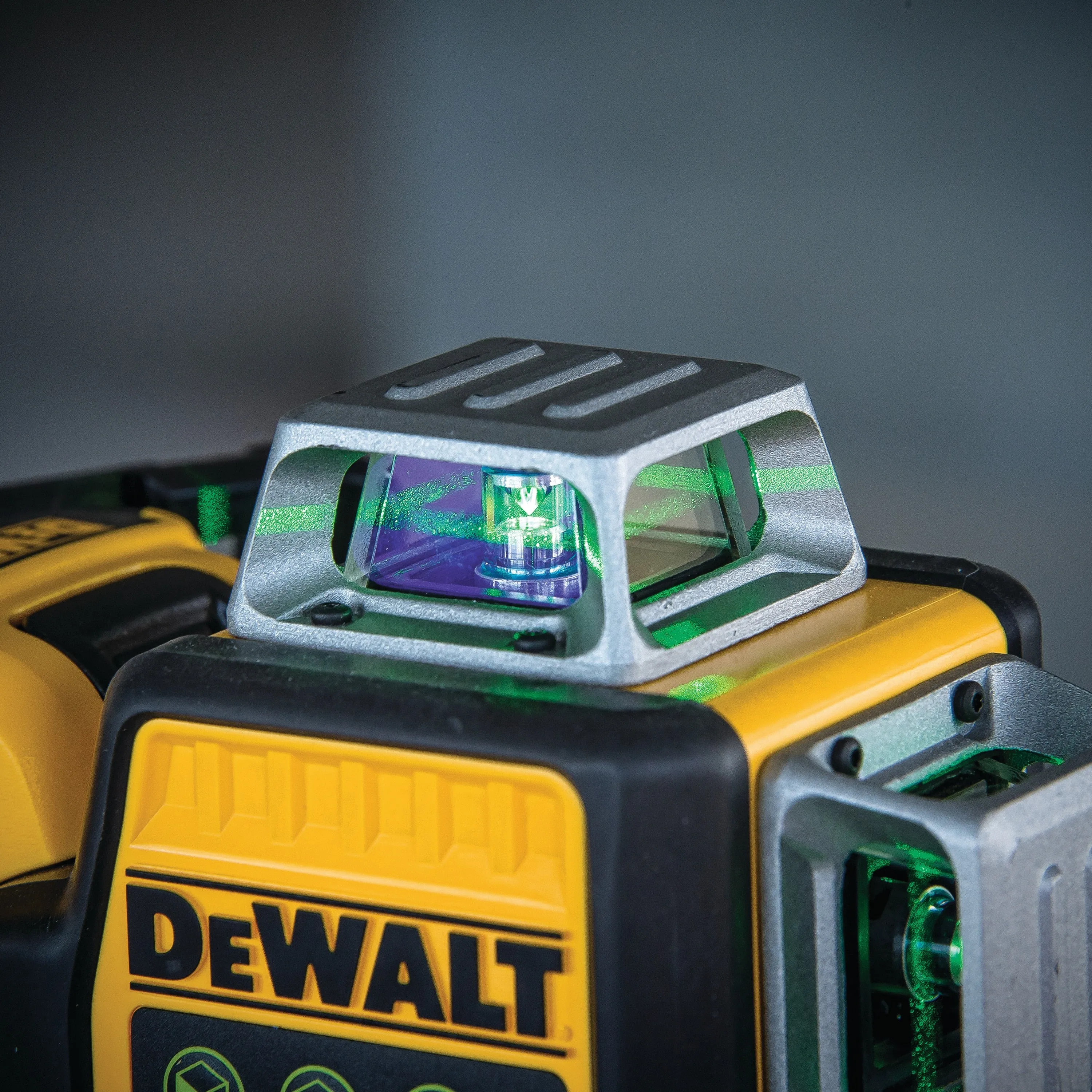 DeWalt DW089LG 12V MAX 3 x 360 Green Line Laser