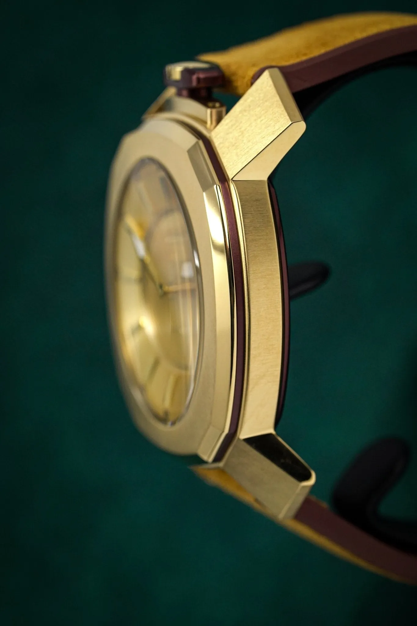 Gaga Milano Watch Frame_One Gold 7058.01