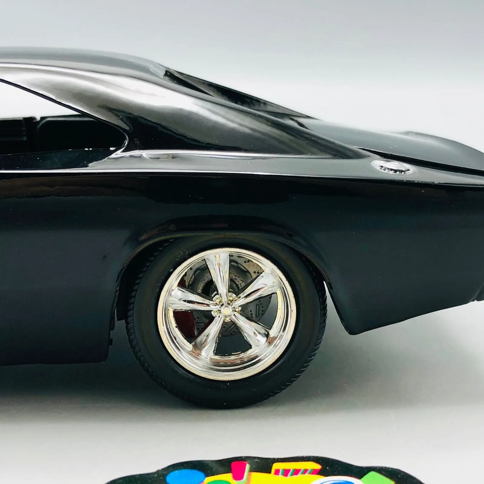 Jada 1:24 Diecast Fast & Furious Dom's Dodge Charger R/T Model