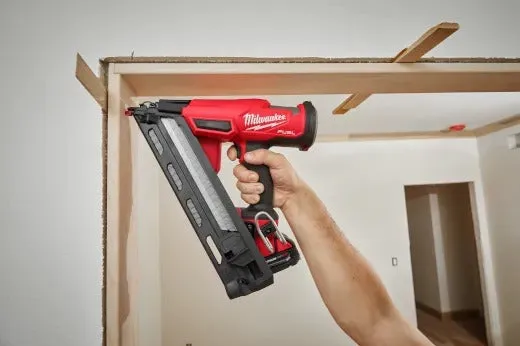 Milwaukee M18 Fuel 15 Gauge Finish Nailer Kit